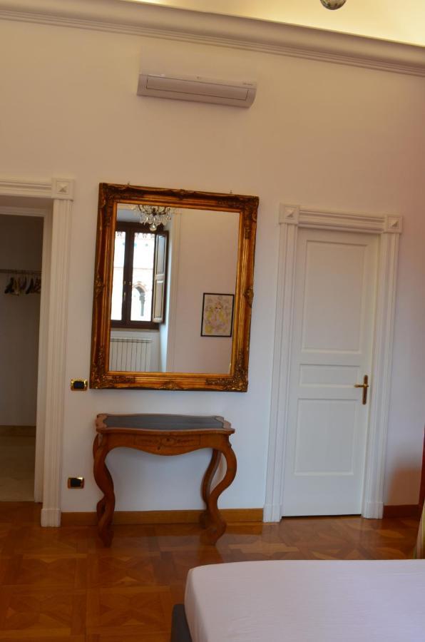 Elegante appartamento nel centro di Roma Esterno foto