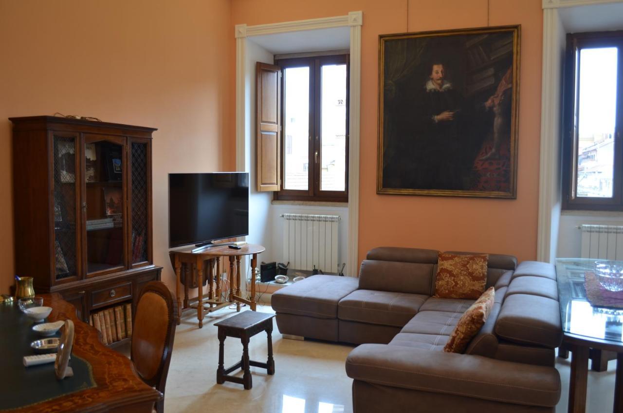 Elegante appartamento nel centro di Roma Esterno foto